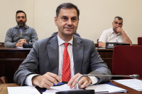 ΝΔ: Φασιστική ενέργεια των θρασύδειλων τραμπούκων η επίθεση στο γραφείο του Χάρη Θεοχάρη