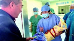 Ποτέ δεν είναι αργά: 67χρονη Κινέζα έγινε η «γηραιότερη νέα μαμά» στη χώρα