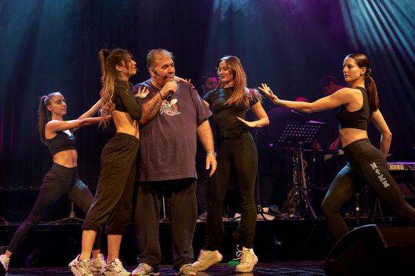 Νέες live εμφανίσεις για τον Δημήτρη Σταρόβα: Σε ποια σκηνή θα τον δούμε