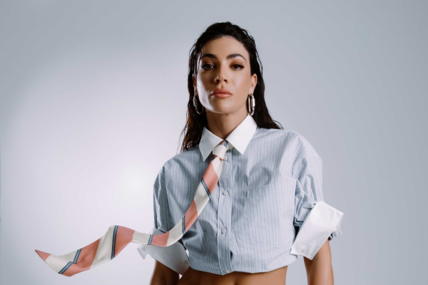 Η Ήβη Αδάμου στο δυναμικό της Golden Records και της Minos EMI