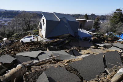 Ιαπωνία: Σβήνουν οι ελπίδες για επιζώντες, τριπλασιάστηκε ο αριθμός των αγνοουμένων από τον σεισμό