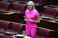 Θεοδώρα Τζάκρη προ των πυλών της Χαριλάου Τρικούπη - Πώς θα ξεπεραστεί η διάταξη για τις θητείες