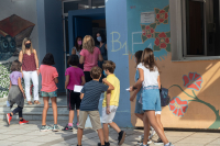 Δικαιοσύνη, Αστυνομία υψώνουν «ομπρέλα» προστασίας των εκπαιδευτικών από τους αρνητές - Τέλος το αυτόφωρο και οι προσαγωγές