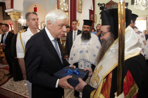Φωτιά στην Χίο: Επικοινωνία Παυλόπουλου - Μητροπολίτη Χίου