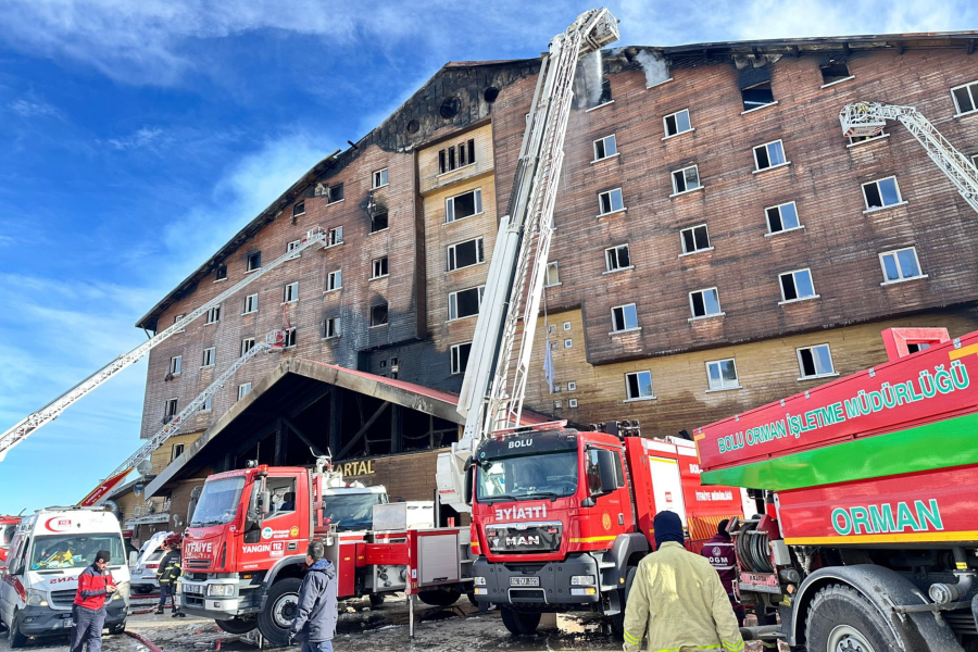 Τουρκία: Εθνικό πένθος για τους 66 νεκρούς από τη φωτιά σε ξενοδοχείο
