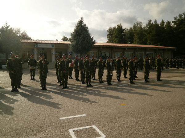 Υποχρεωτική στράτευση στα 25 για τους φοιτητές: «Κόφτης» στις αναβολές, έξαλλοι οι σπουδαστές Ιατρικής