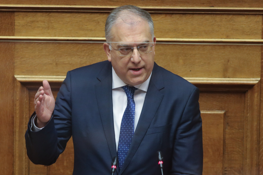 Θεοδωρικάκος: «Οι λέσχες φιλάθλων να λειτουργούν με την ευθύνη των συλλόγων»