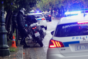 Συνελήφθη στη Βούλα 46χρονος καταζητούμενος με διεθνές ένταλμα