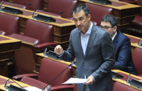 Χαρίτσης: Η κυβέρνηση εδώ και καιρό έχει επενδύσει στην τραμπική ατζέντα