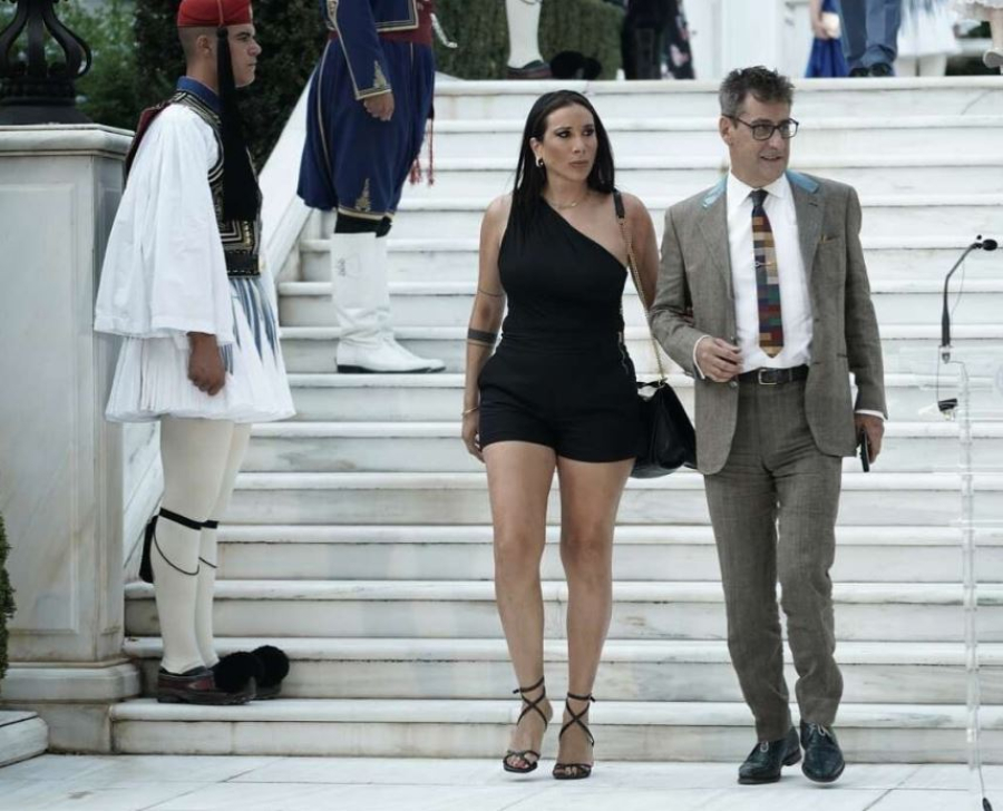 Η Εύη Καλογηροπούλου απαντά στα σεξιστικά σχόλια για την εμφάνισή της στο Προεδρικό (εικόνα)