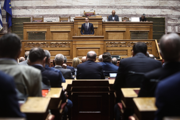 Η «γαλάζια» ΚΟ δείχνει τα... δόντια της - Αντάρτικο για τουλάχιστον 5 από τις 13 άρσεις ασυλιών