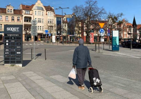 Πολωνία: «Βουλιάζει» η οικονομία λόγω του lockdown