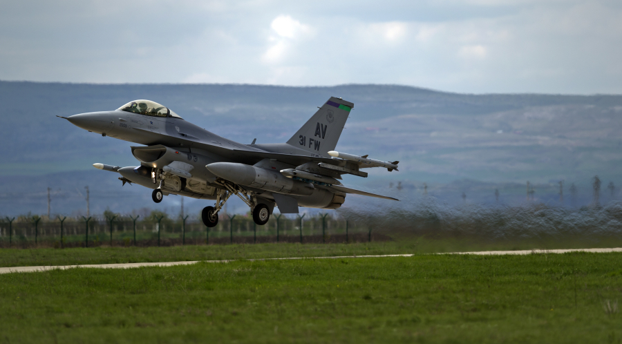 ΗΠΑ: Συντριβή F-16 στο Μίσιγκαν, σώος ο πιλότος