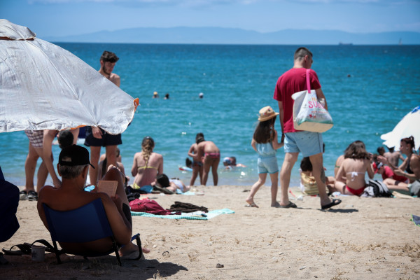 Καιρός Αγίου Πνεύματος: Ανεβαίνει η θερμοκρασία, πού αναμένονται βροχές