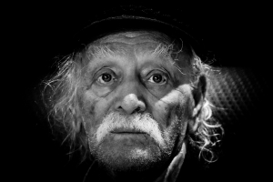 Ο Δήμος Αθηναίων τιμά τον Μανώλη Γλέζο με τη δημιουργία Πολυχώρου Μνήμης και Δράσης