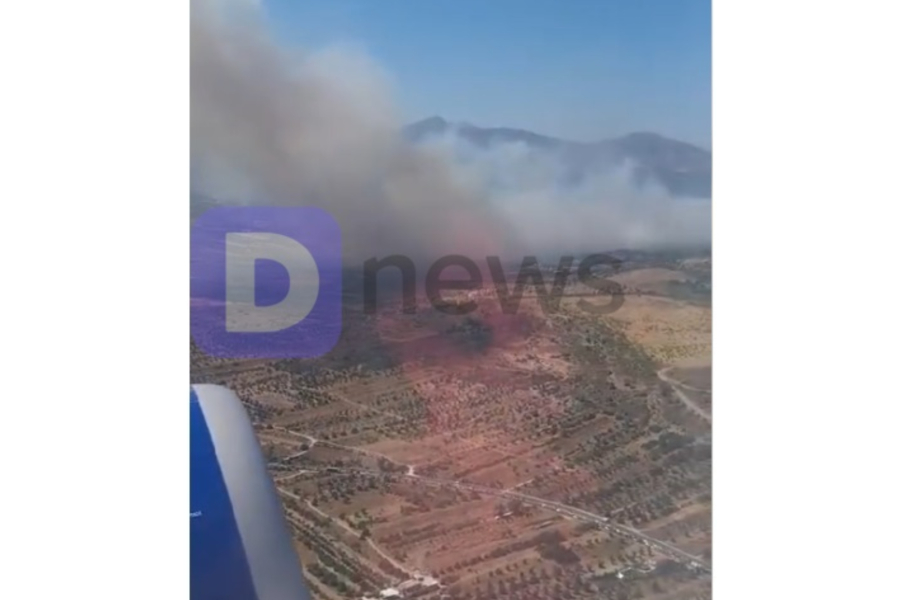 Φωτιά στη Ραφήνα: Η εικόνα της καταστροφής, όπως αποτυπώνεται κατά την απογείωση αεροσκάφους