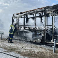 Θεσσαλονίκη: Φωτιά σε λεωφορείο του ΚΤΕΛ - Καταστράφηκε ολοσχερώς (Βίντεο)