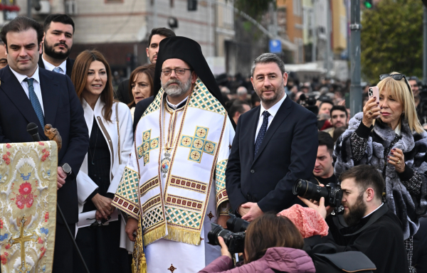 Ανδρουλάκης για Θεοφάνεια: Το 2026 να πετύχουμε μια κοινωνία με λιγότερες ανισότητες