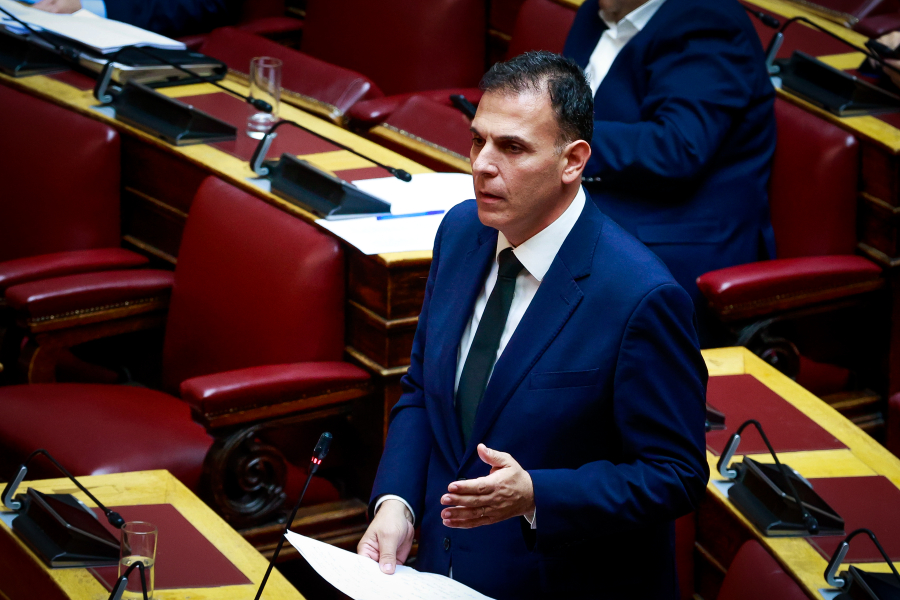 Καραμέρος: Μην τολμήσουν να βαφτίσουν πλειοψηφία τις 149 έδρες