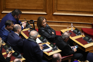Μπακογιάννη: «Δεν είναι βαφτιστήρι μου» ο οδηγός που σκότωσε τον 22χρονο στα Χανιά