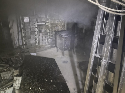 Φωτιά σε τυροκομείο στην Κρήτη, επιστράτευσαν 12 τόνους αφρού για την κατάσβεση