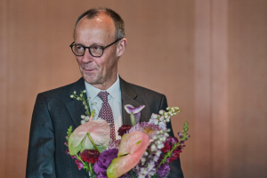 Ο Μερτς έχει δαπανήσει 12.501 ευρώ για μακιγιέρ, κομμωτές και αισθητικούς μέσα σε 3 μήνες