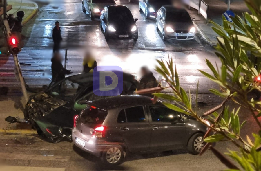 Ηλιούπολη: Σοβαρό τροχαίο στη λεωφόρο Βουλιαγμένης (Εικόνες και Βίντεο)