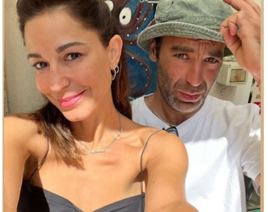 Η selfie της Κατερίνας Παπουτσάκη με τον νέο της σύντροφο