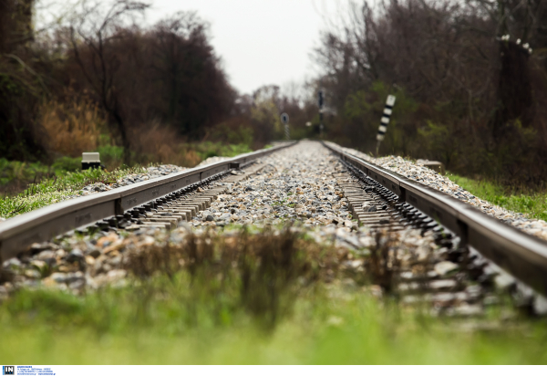 Ακινητοποιήθηκε αμαξοστοιχία στην Κατερίνη, καθυστερήσεις στον Προαστιακό Θεσσαλονίκη – Λάρισα