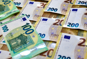 Η φορολογική μεταρρύθμιση δεν αρκεί για να αναζωπυρώσει τη λιανική τραπεζική