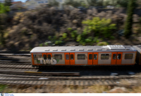 Ακραίο challenge στον ΗΣΑΠ - Νεαροί κάνουν τους κασκαντέρ στην οροφή βαγονιών, σοκάρει το βίντεο