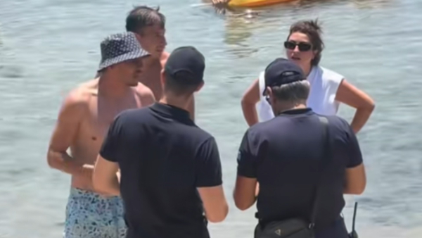 Νεαρός πλήρωσε ακριβά το SUP σε παραλία: Πήρε πρόστιμο 250 ευρώ