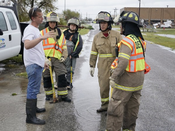 Πάνω από ένα εκατομμύριο σπίτια και επιχειρήσεις είναι χωρίς ηλεκτρικό ρεύμα στην Φλόριντα