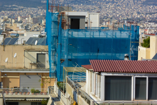 «Ανακαινίζω»: Τον Οκτώβριο η προκαταβολή 50% - Έως 36.000 ευρώ ανά κατοικία