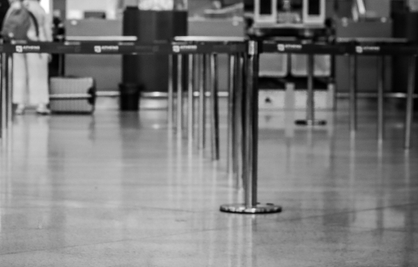 Απίστευτη καταγγελία Ο.Σ.Ε.ΥΠ.Ε: Πρωην υπουργός της κυβέρνησης χτύπησε υπάλληλο στο αεροδρόμιο – «Μη με ακουμπάτε, έχω ασυλία»