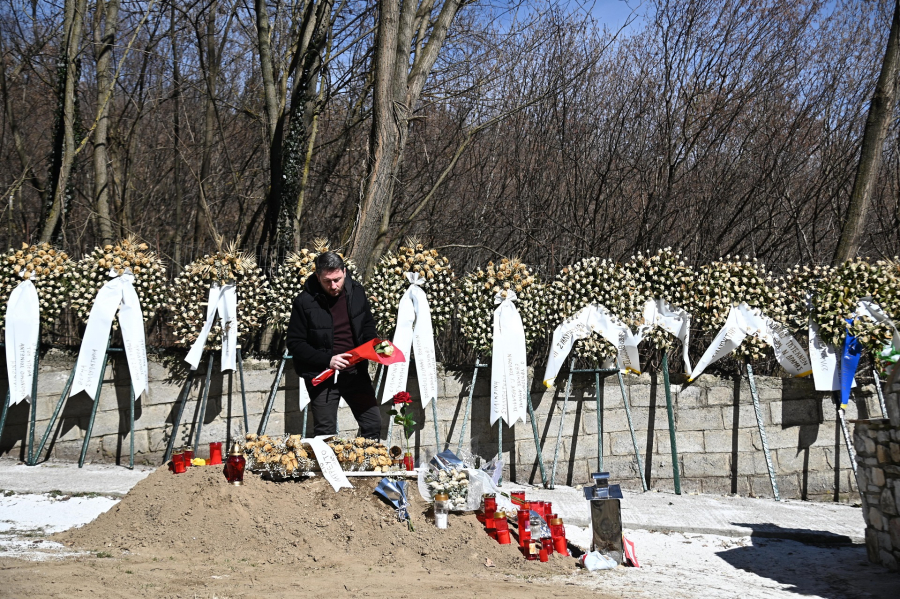 Ο Νίκος Ανδρουλάκης στην οικογένεια του πιλότου Στάθη Τσιτλακίδη