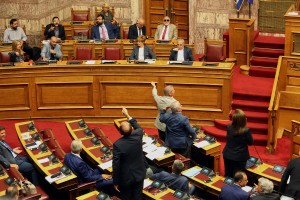 Απάντηση Μπακογιάννη σε Κοτζιά και "Πράττω": Δώσε στη δημοσιότητα όλα τα έγγραφα για το Σκοπιανό"