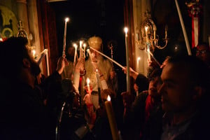 Στις 18.30 του Μεγάλου Σαββάτου φτάνει το Άγιο Φως στην Αθήνα