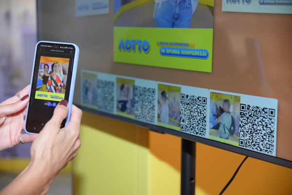 Talk of the town το 360ᵒ video booth στο εμπορικό κέντρο River West