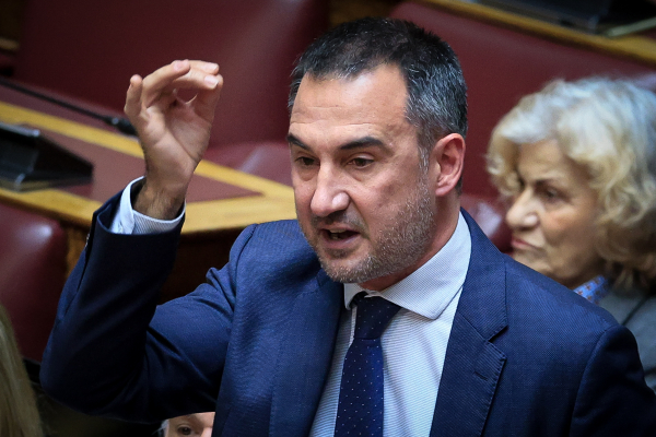 Χαρίτσης προς ΝΔ: Μιλάτε για τους αγρότες που εξευτελίσατε με τους «φραπέδες» στη Βουλή