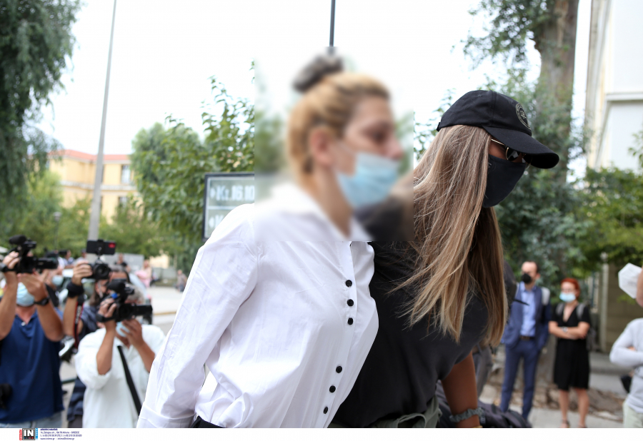 Έλενα Πολυχρονοπούλου: Ελεύθερη μέχρι τη δίκη το μοντέλο, η ανακοίνωση Κούγια για την υπόθεση κοκαΐνης