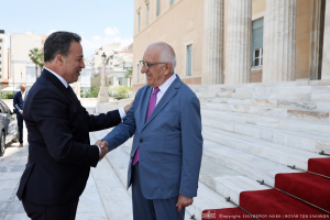 Κακλαμάνης σε Αλβανό ομόλογό του: Να δοθεί οριστική λύση για το περιουσιακό της ελληνικής μειονότητας