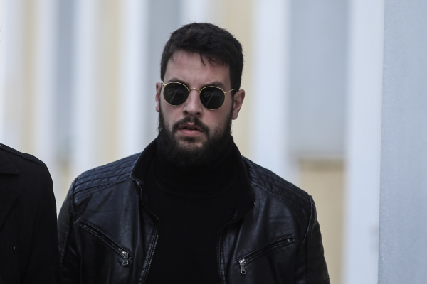 Κύμα θαυμαστριών του Μάνου Δασκαλάκη στα social media (βίντεο)