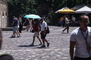 Σαρώνει ο καύσωνας: Στους 42,1°C η υψηλότερη θερμοκρασία που κατέγραψε το Meteo