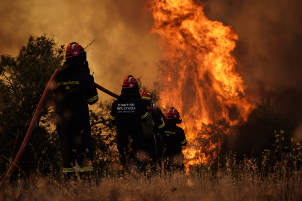 Συναγερμός για φωτιές και την Παρασκευή 7/8: Από την Κρήτη μέχρι τον Έβρο, η λίστα με τις 28 περιοχές