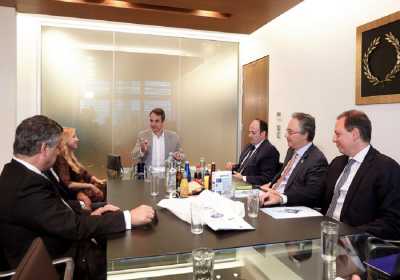 Με εκπροσώπους της πρωτοβουλίας "ΕΛΛΑ - ΔΙΚΑ ΜΑΣ" συναντήθηκε ο Μητσοτάκης