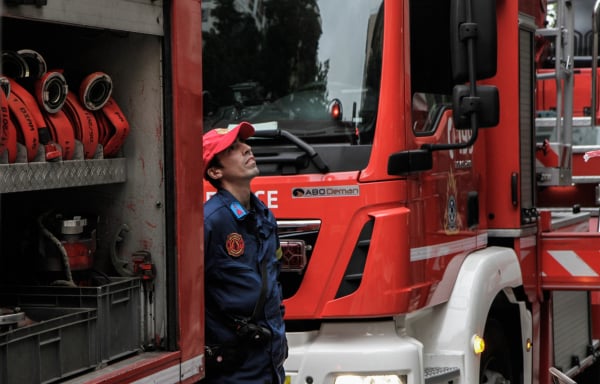 Μέγαρα: Τραγωδία με νεκρό άνδρα μετά από φωτιά σε σπίτι