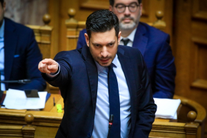 Κόντρα Κυρανάκη- Πολάκη για τα μέτρα: Διαφοροποίηση του υπουργού για τη μη μείωση του ΕΦΚ