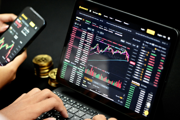 Η Binary Greece έγινε Binance Europe και αποκτά άδεια Ιδρύματος Ηλεκτρονικού Χρήματος, τα ακίνητα της Ευρώπη Holdings, η BGS Alcohols, η Huawei Ελλάδας και το «φιλέτο» της οδού Λεβίδου