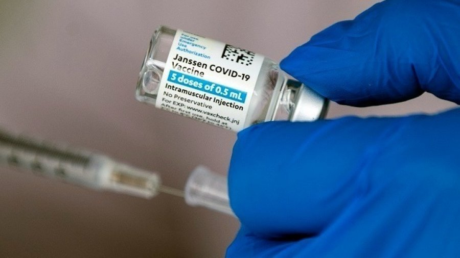 Μονοδοσικό εμβόλιο Johnson & Johnson: «Παράθυρο» για δεύτερη δόση, πότε αναμένονται οι αποφάσεις